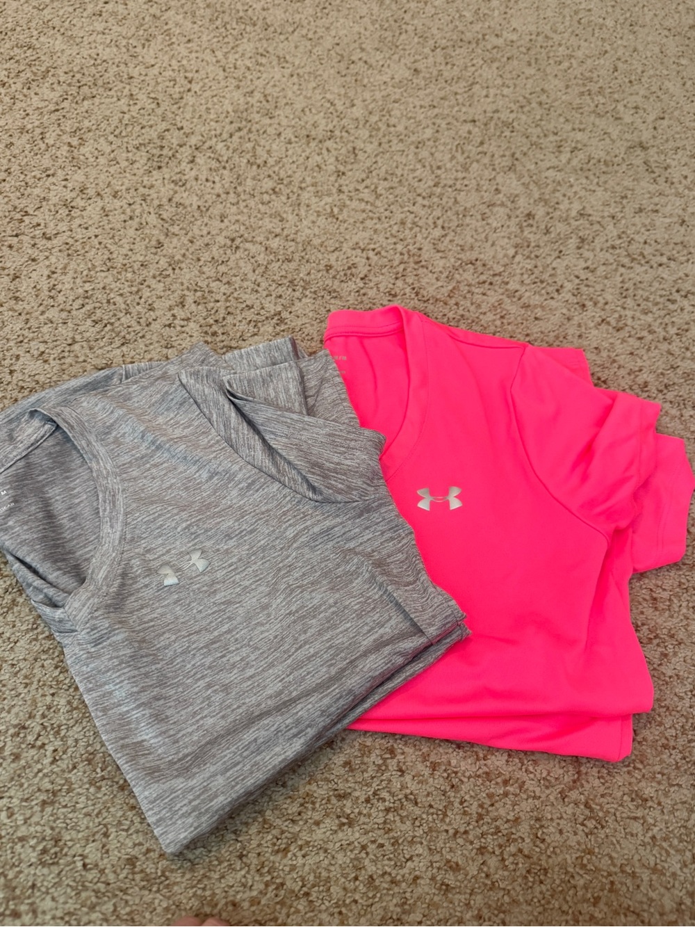 Women’s Under Armour heat gear T-shirt - Medium